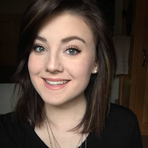 Meet your Posher, Jessica - Picture 1 of 1